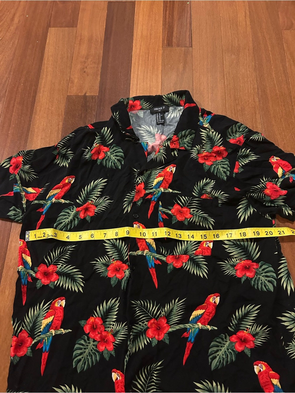 Men’s Forever 21 Black Button-Down Top with Red Parrot and Green Leaf Print XL - Picture 3 of 7